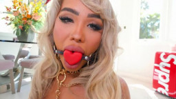 Luna Luxe - An Intimate Stretch Luna Luxe Gets Double Vag